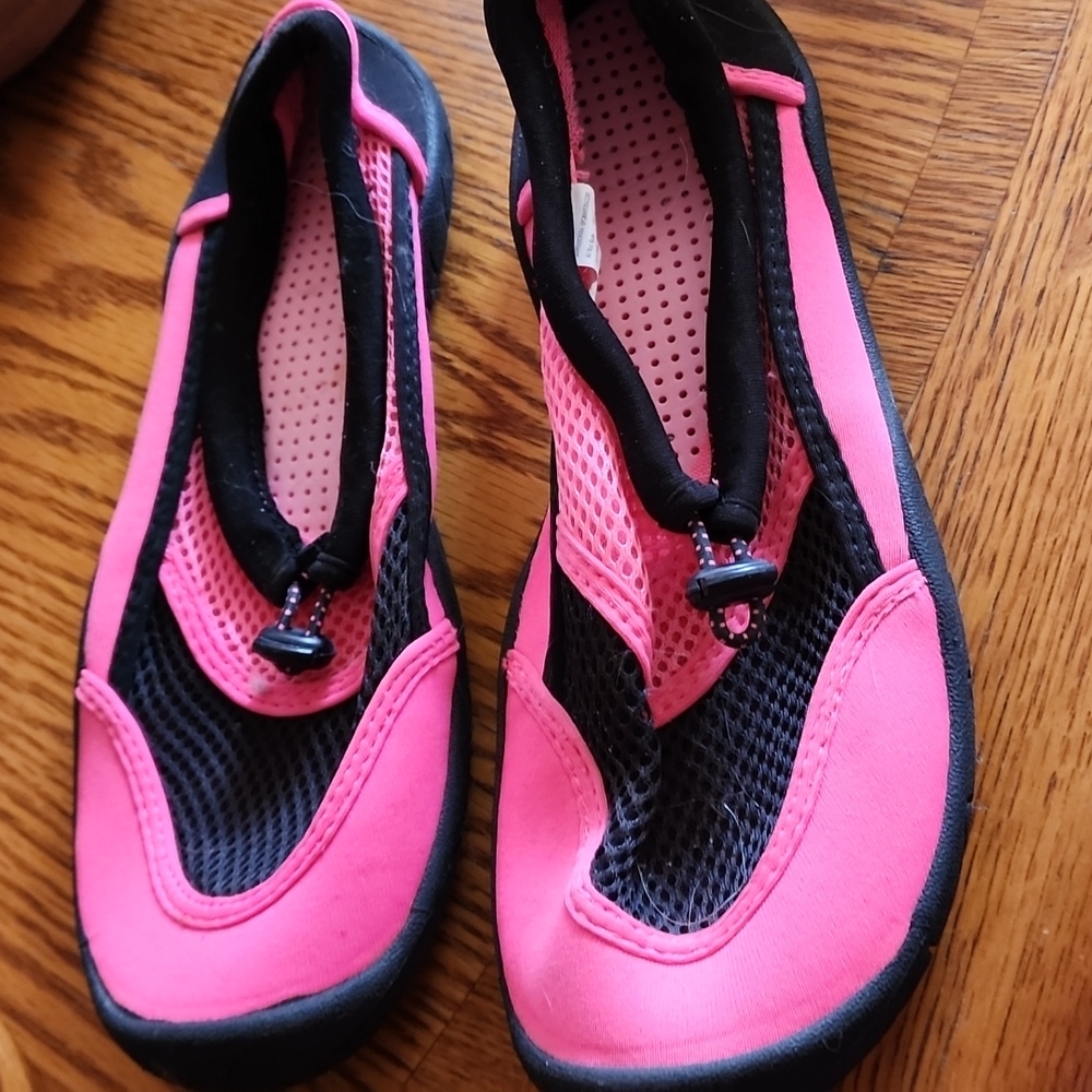 Water shoes hot pink
